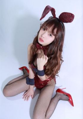 天天摸夜夜添久久精品_4K神马影院手机在线